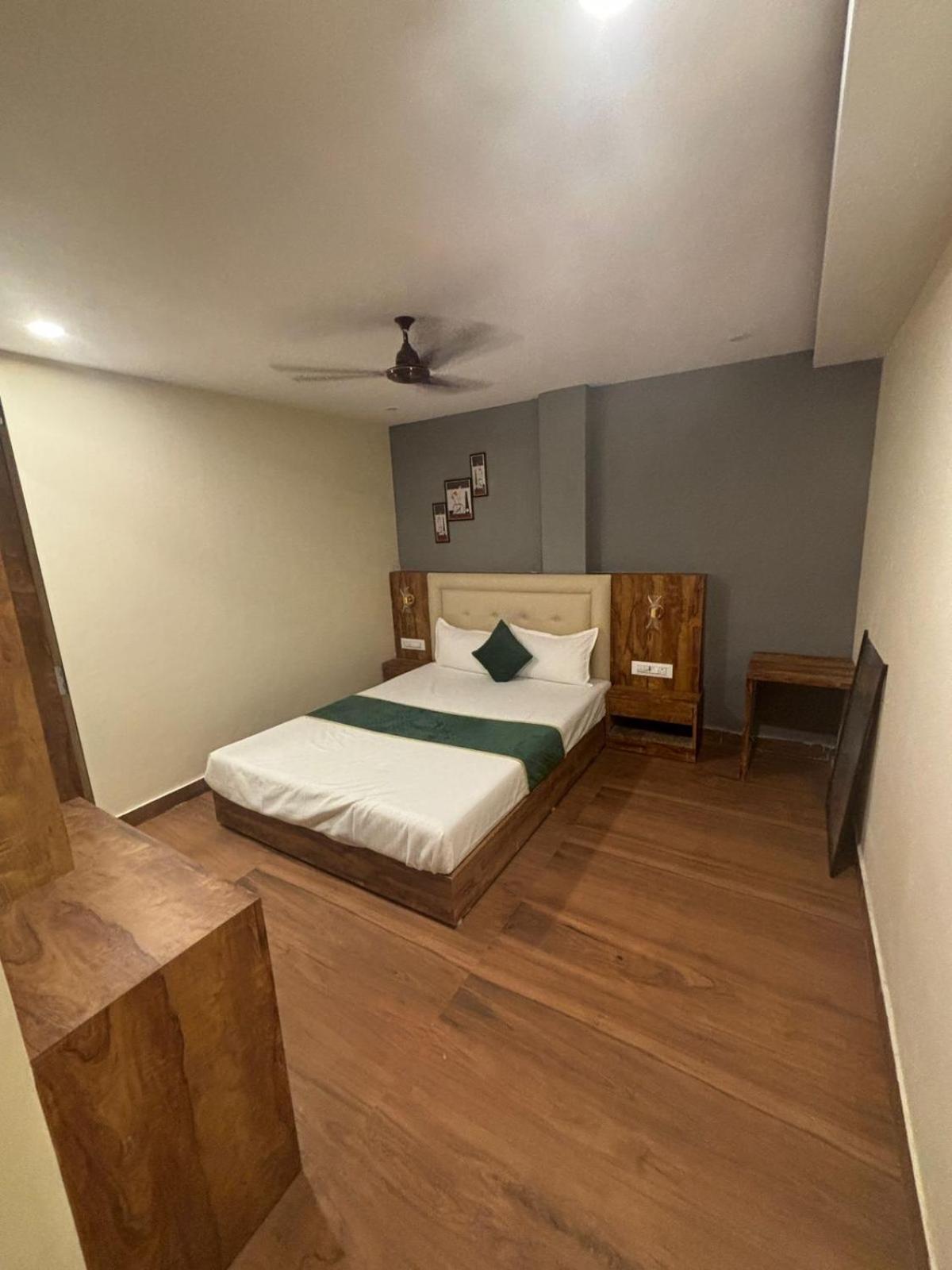 Hotel Z-A-R-A Park Goregaon West Bombay Eksteriør billede